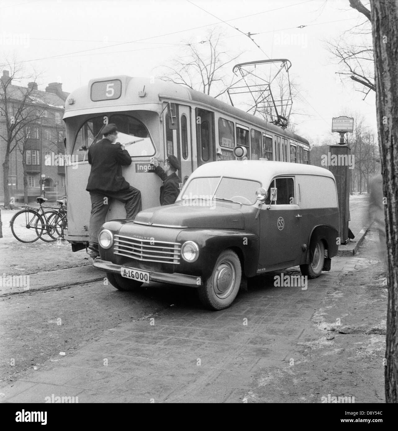 Reparatur einer Straßenbahn in Stockholm 1954 Stockfoto