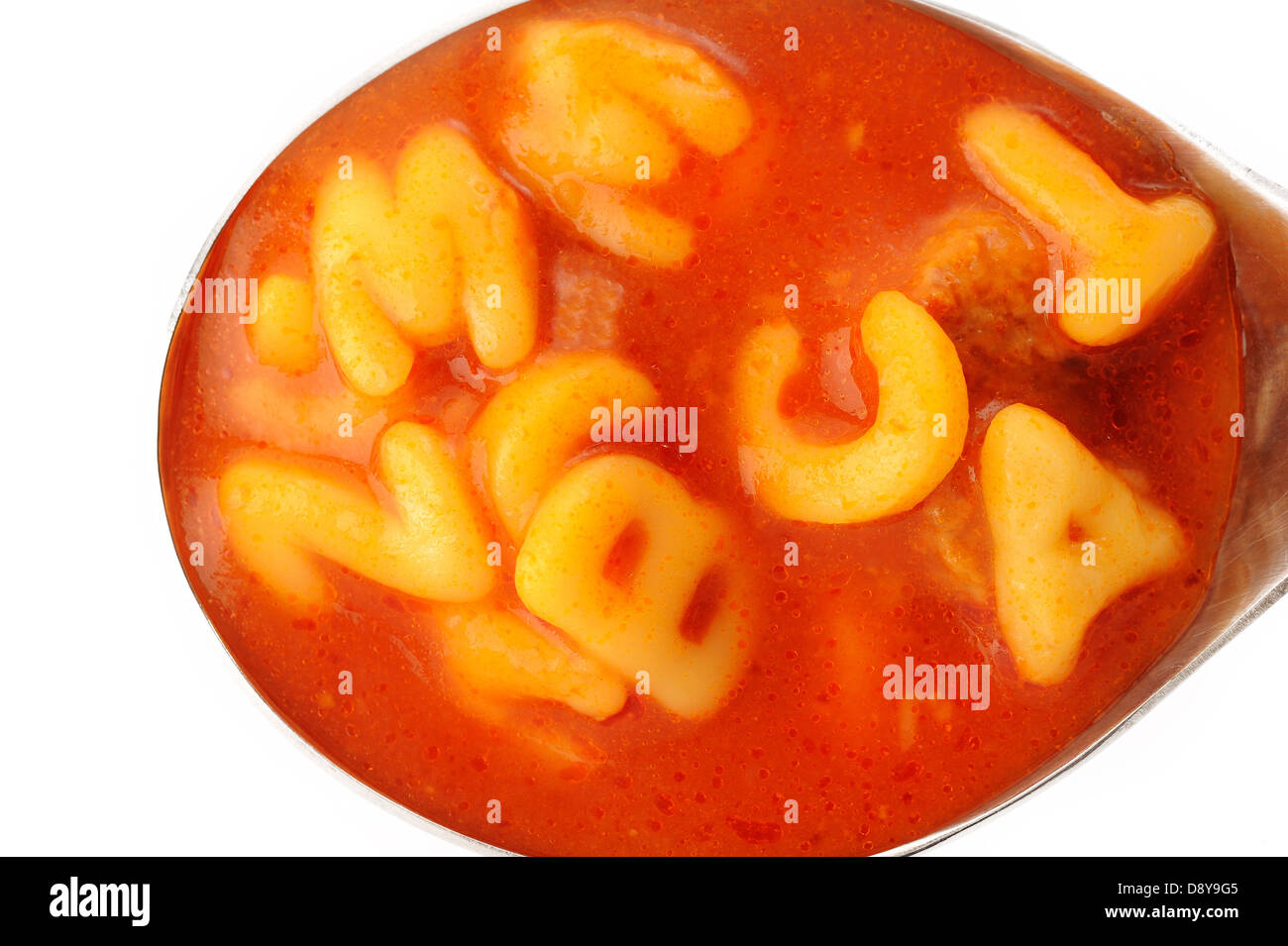 Alphabetische Pasta und Nummer Nudeln in Tomatensauce Stockfoto