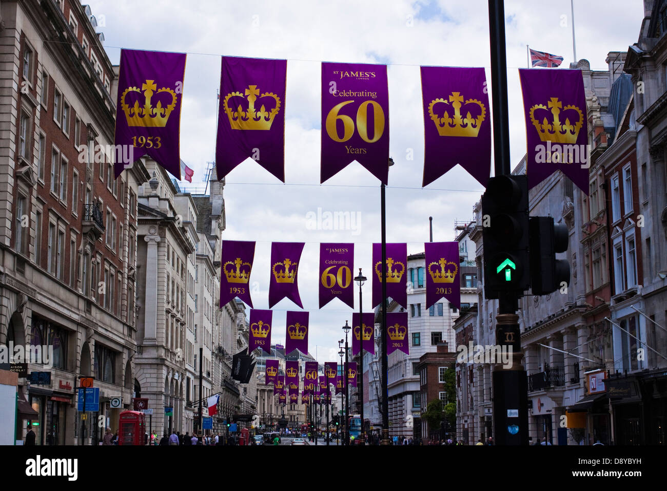 60. Jahrestag Fahnen auf Piccadilly-London Stockfoto