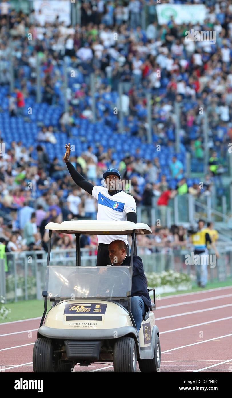 Rom, Italien. 6. Juni 2013. Olympia-Stadion. Golden Gala 2013 Pietro Mennea. Das Bild zeigt Usain Bolt, wie er vor 100 m Rac Credit vorgeführt wird: Action Plus Sport Bilder/Alamy Live News Stockfoto