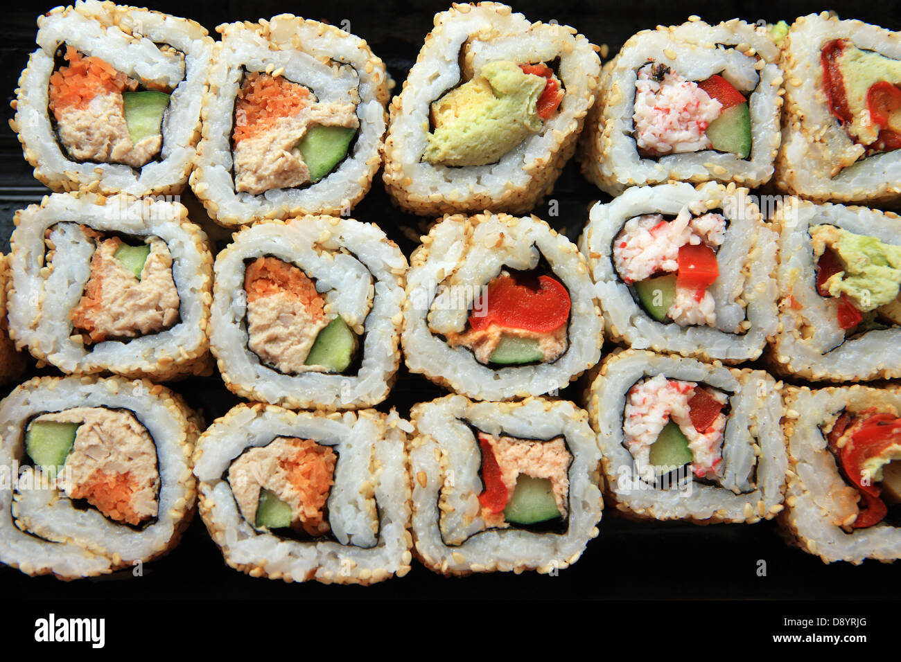 Sushi Verschiedene Fullungen Stockfotografie Alamy