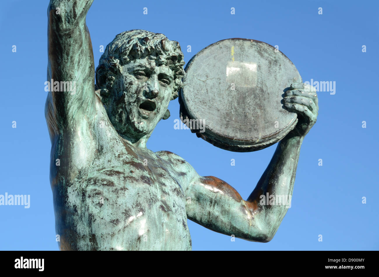 Der Bär Trainer spielen Tamburin Bronzeskulptur von Louis Botinelly (1911) Marseille Frankreich Stockfoto