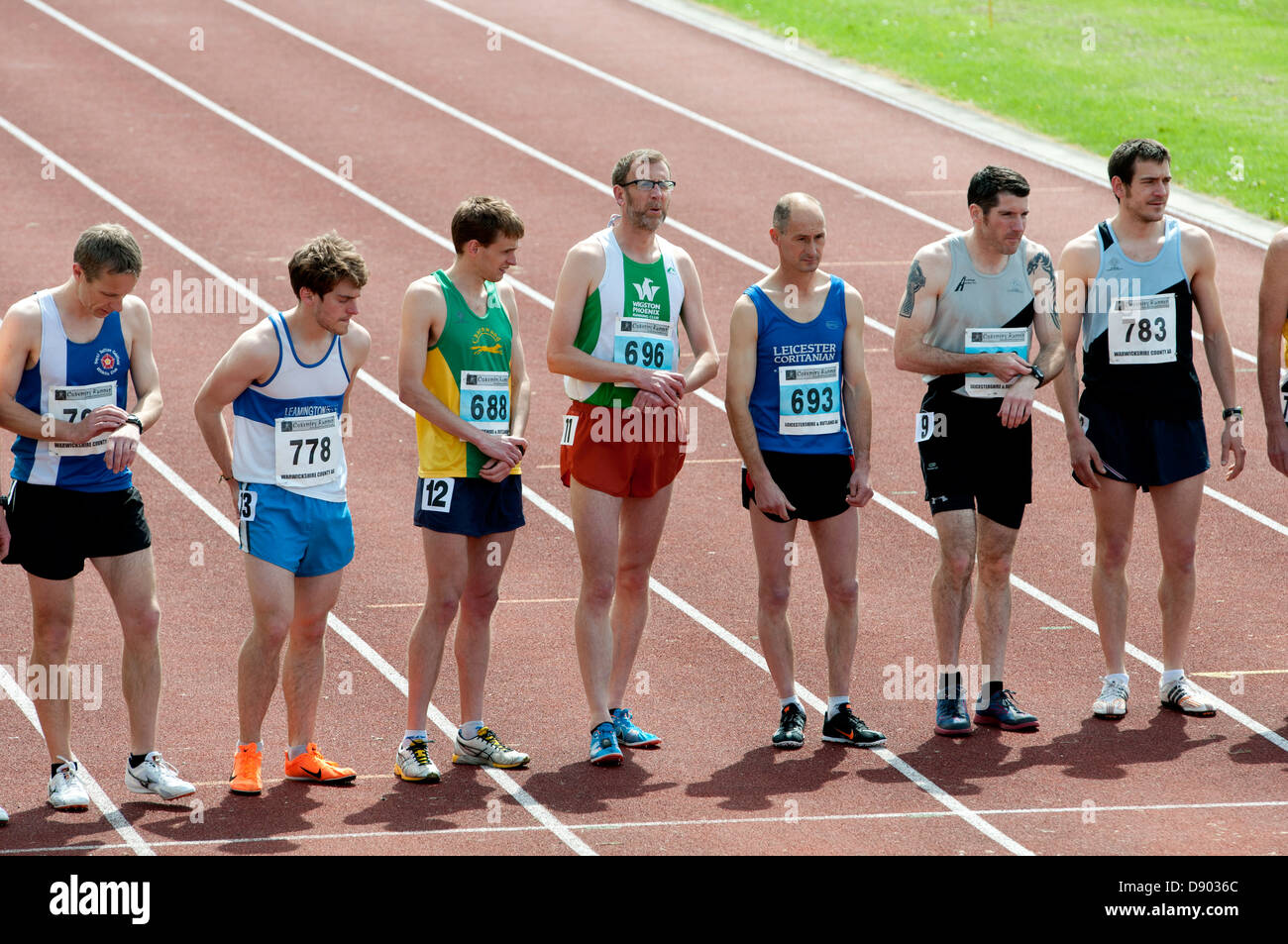 Leichtathletik, Läufer vor dem Start der Männer 5000m-Lauf. Stockfoto
