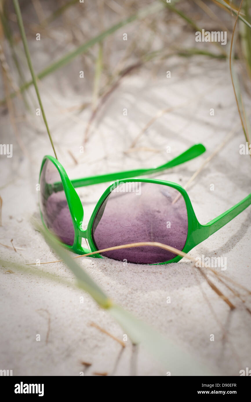 sonnenbrille-strand-fotos-und-bildmaterial-in-hoher-aufl-sung-alamy