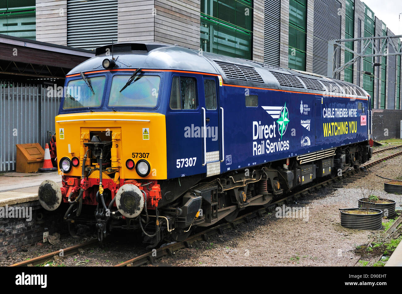 Direct Rail Services Klasse 57 Lokomotive am Bahnhof von Stafford. Stockfoto