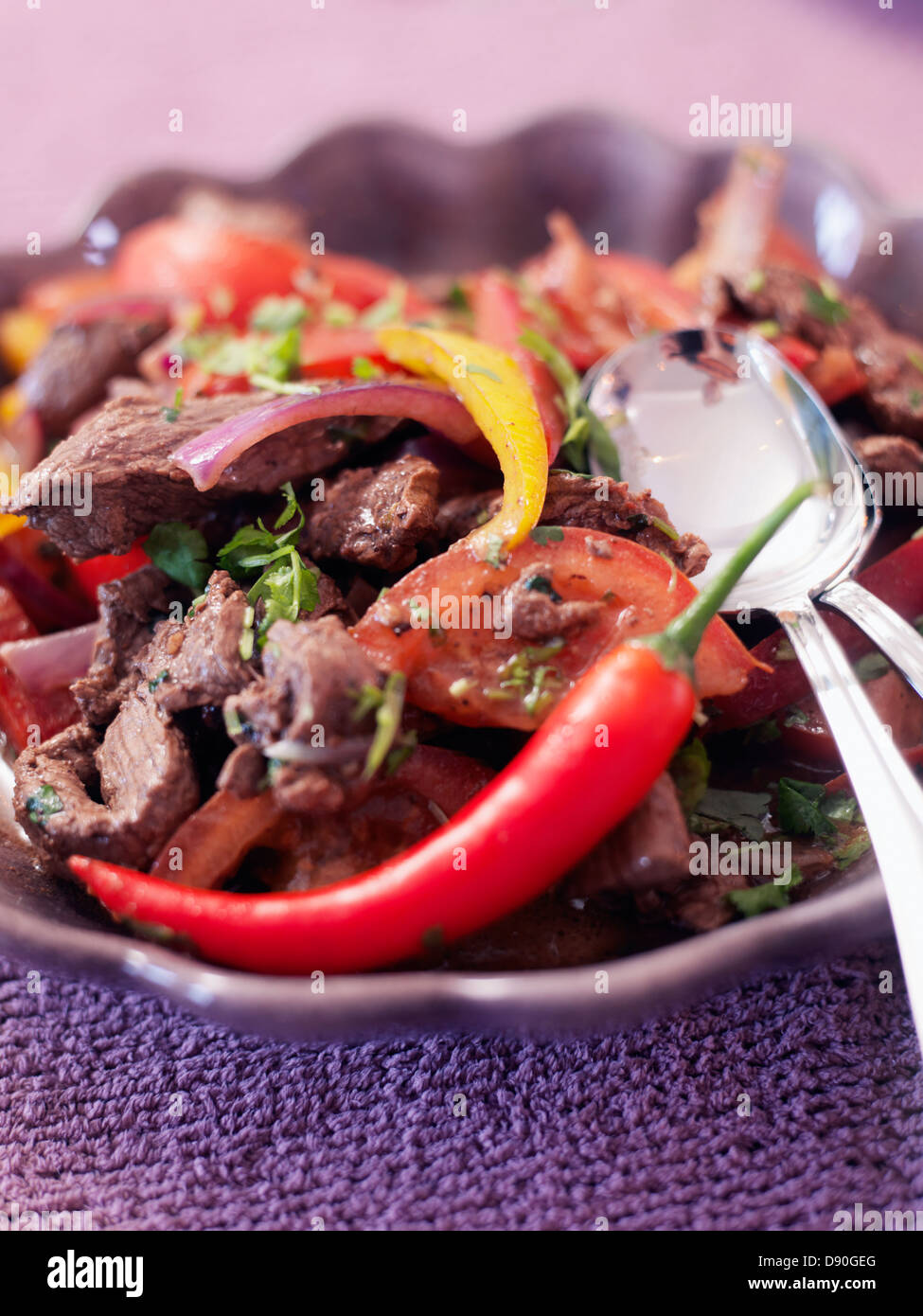 Essen von Gemüse und Fleisch Stockfoto