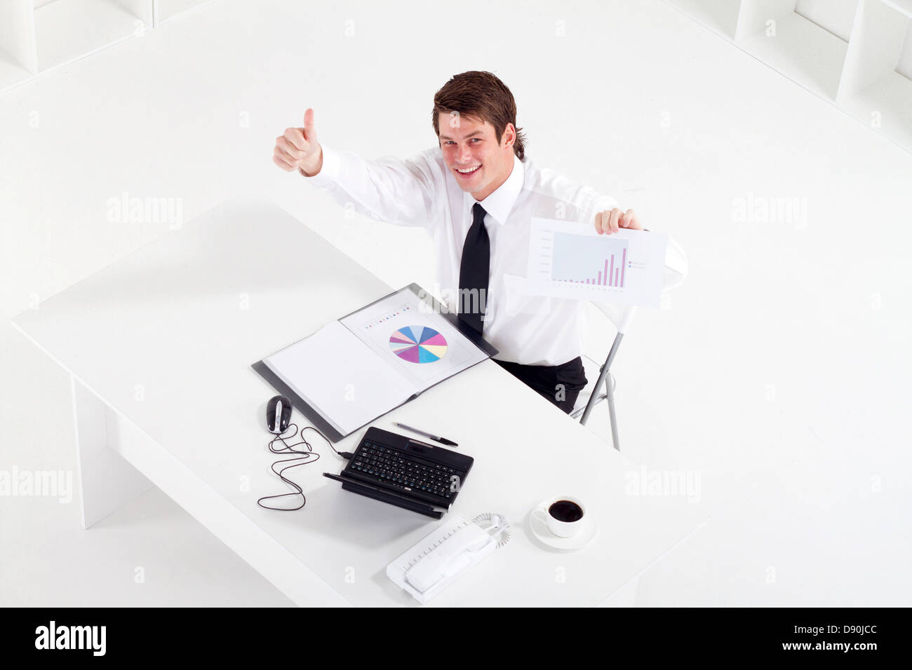Aufwand für fröhliche Geschäftsmann Daumen aufgeben Stockfoto