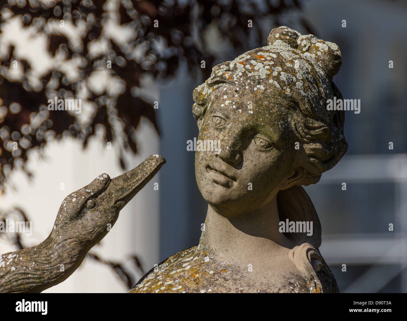 Antike Skulptur von der römischen Göttin Tellus am Schloss Ludwigsburg in Süddeutschland Stockfoto