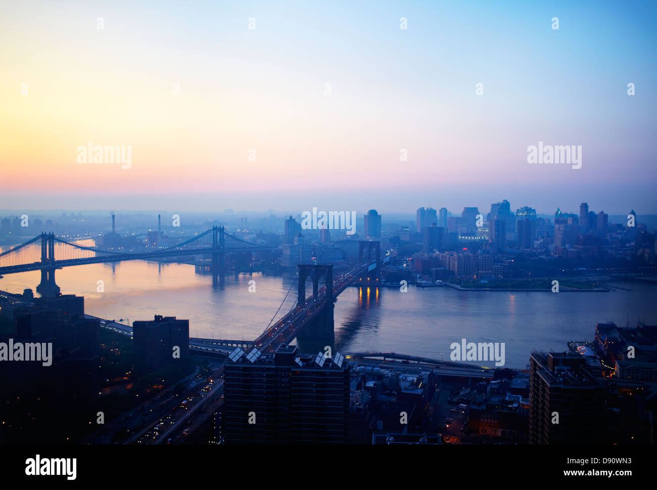 Brooklyn Bridge, Manhattan Bridge, Brooklyn, East River, Dumbo, Queens, gedreht von Manhattan Stockfoto