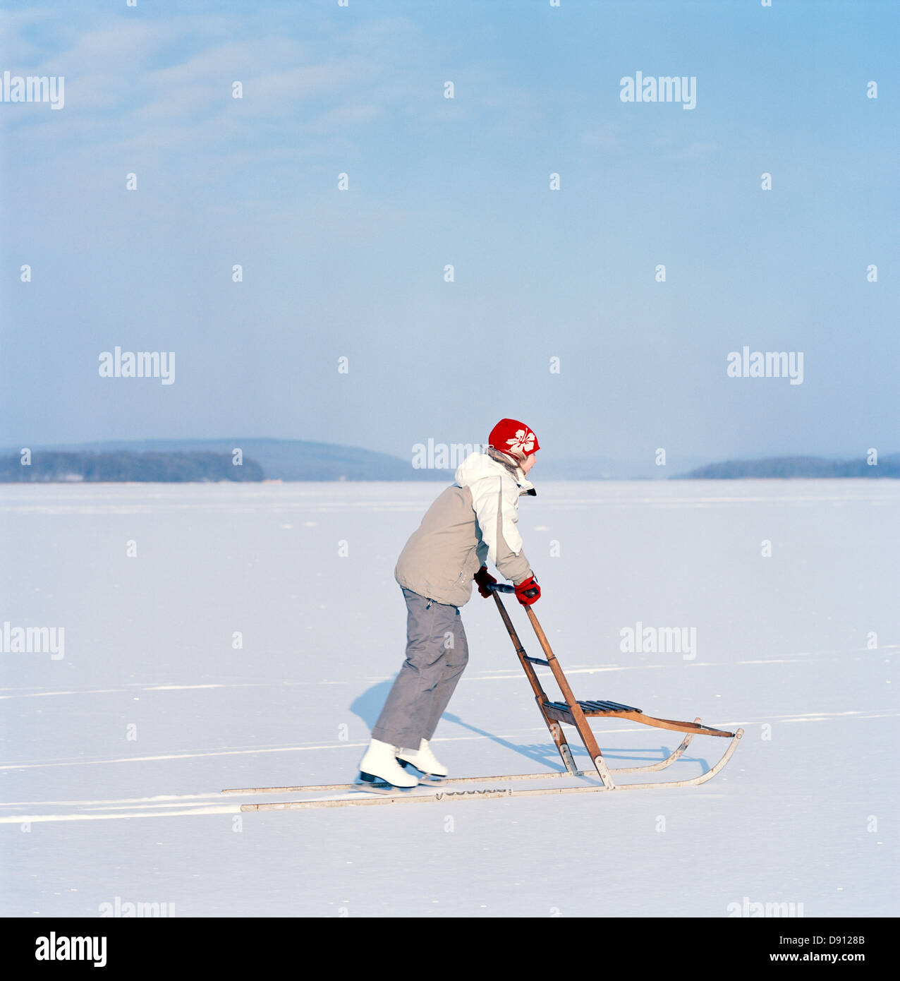 Kick Sled Stockfotos und -bilder Kaufen - Alamy