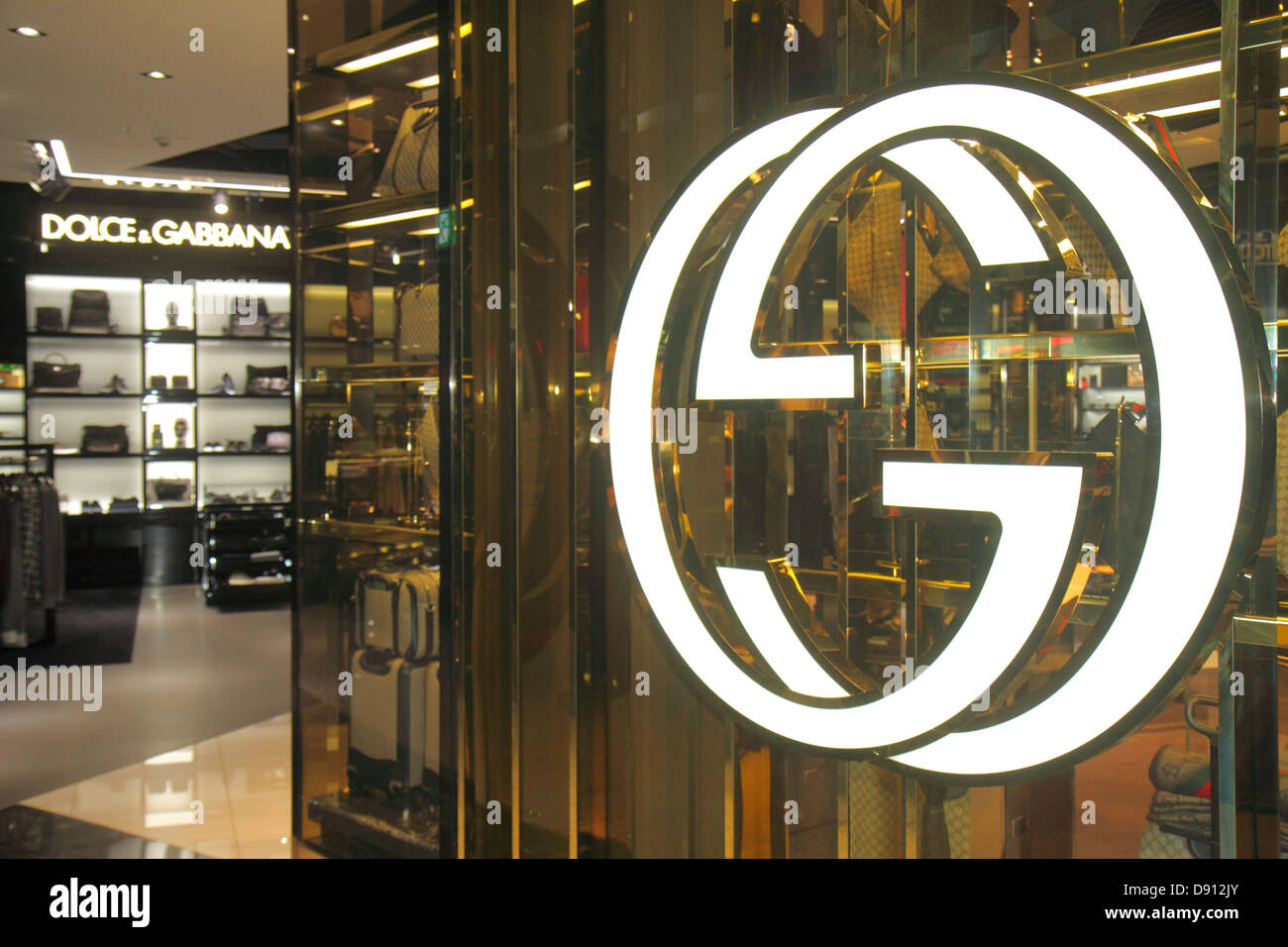 Gucci luxury shop -Fotos und -Bildmaterial in hoher Auflösung – Alamy