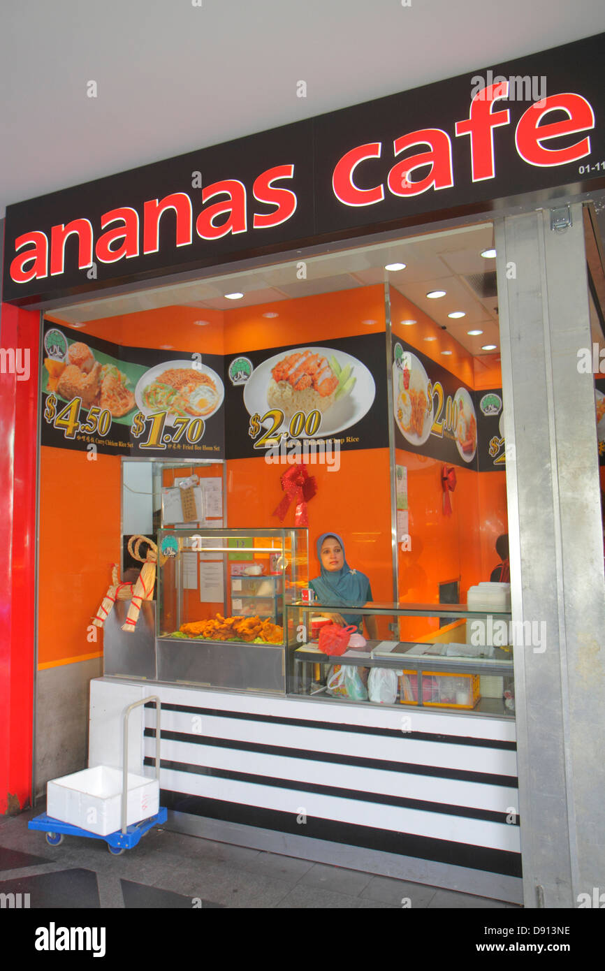 Singapur, Kallang Road, Lavendel Station, Ananas Cafe, Restaurant Restaurants Essen Essen Essen Café Cafés, muslimisch, asiatische Frau weibliche Frauen, Menü, Essen, Fast Food, Stockfoto