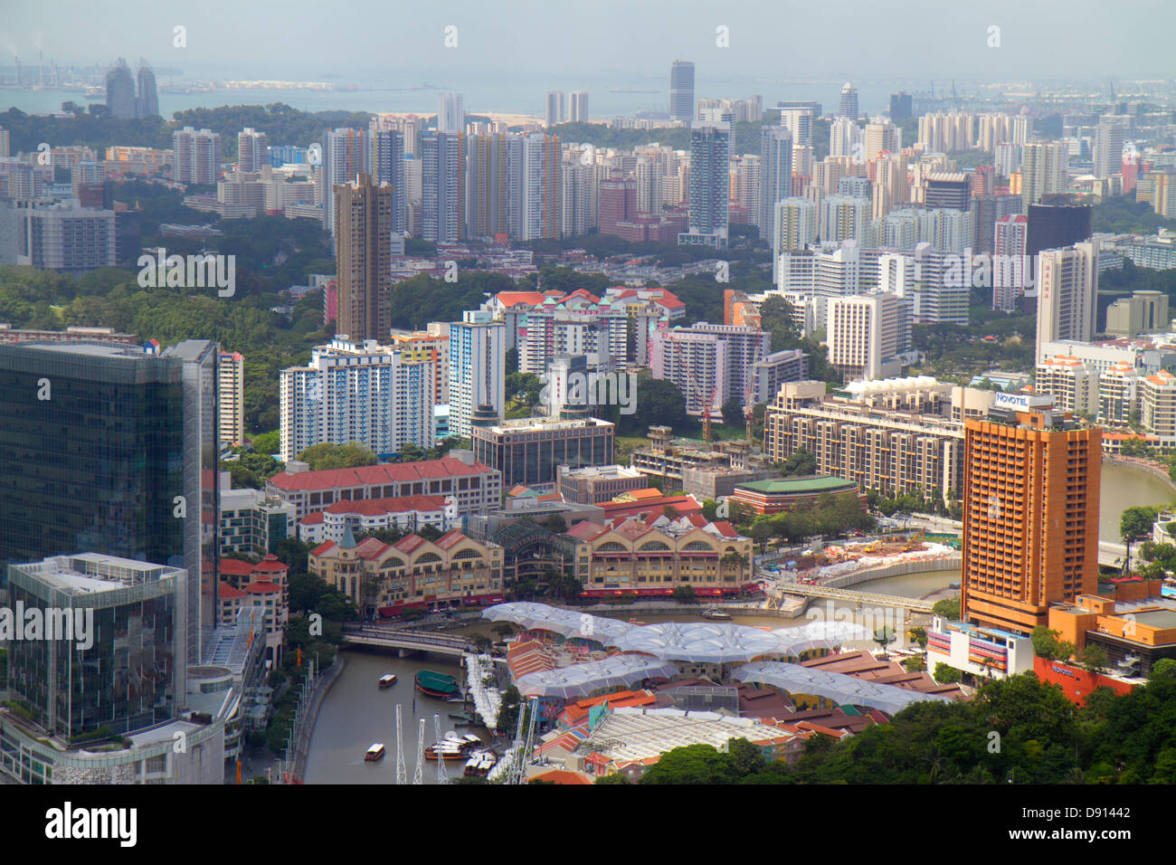 Singapur, Skyline der Stadt, Wolkenkratzer, Luftaufnahme von oben, Singapore River, Clarke Quay, Riverside Point, Hochhaus, Wohnanlage auseinander Stockfoto