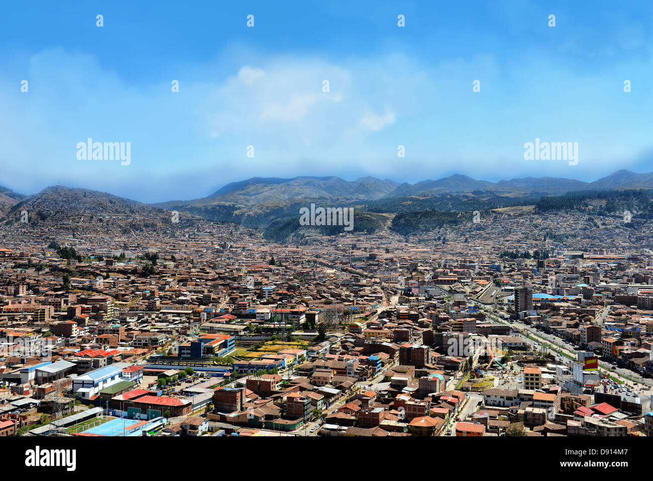 Stadtlandschaft von Cusco, Peru. Ein Blick von einem Berg. Stockfoto