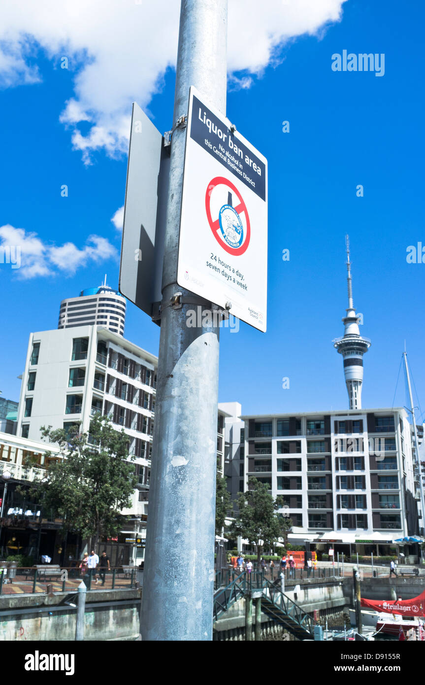 dh Auckland Viaduct Basin AUCKLAND NEUSEELAND Liquor Ban Bereich Wegweiser Alkoholkonsum Einschränkungen Verbot Schild Kontrolle Stockfoto