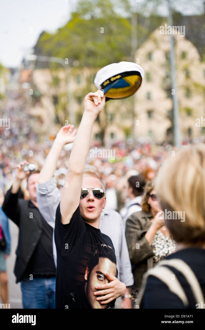 Glückliche Schüler nach dem Abitur, Uppsala, Schweden. Stockfoto