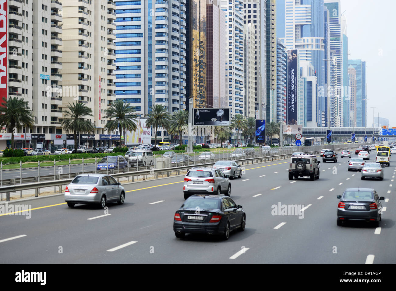 Dubai Stadt, Verkehr auf den Straßen von Dubai, Vereinigte Arabische Emirate Stockfoto