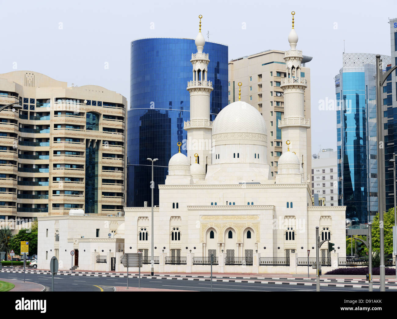 Moschee und Stadt Gebäude, Dubai, Vereinigte Arabische Emirate Stockfoto