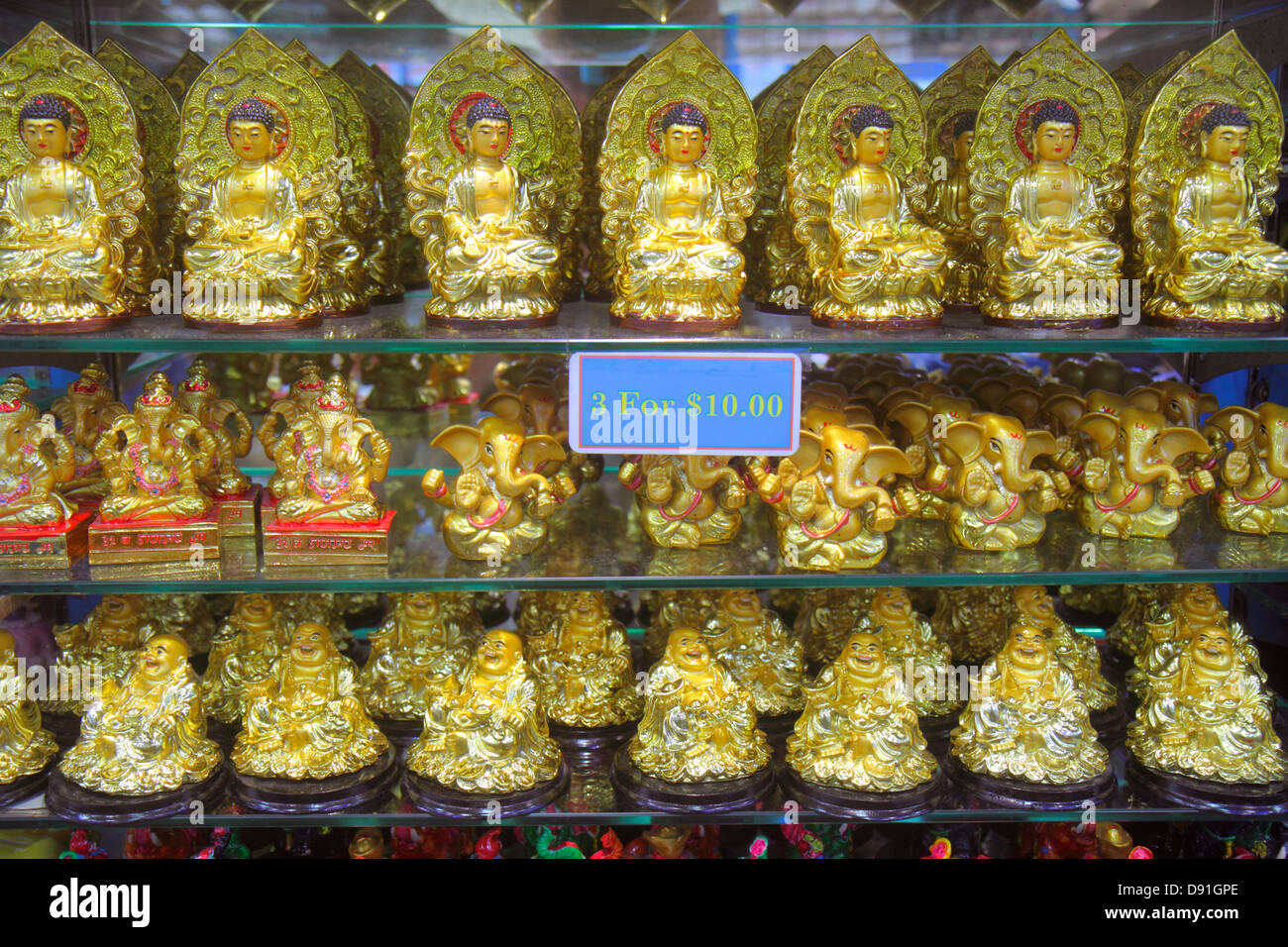 Singapur Little India, Shopping Shopper Shopper shoppen Geschäfte Markt Märkte Markt kaufen verkaufen, Einzelhandel Geschäfte Geschäfte Unternehmen, Souvenir Stockfoto