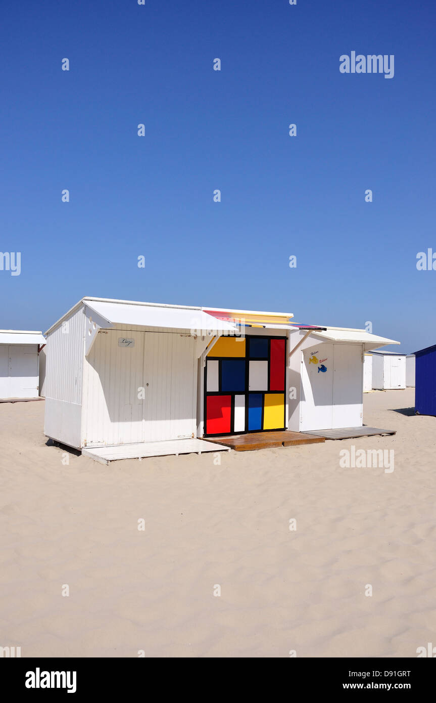 Bunte Strandhütten am Strand von Blankenberge, Blankenberge, Provinz West-Flandern, Flandern, Belgien Stockfoto