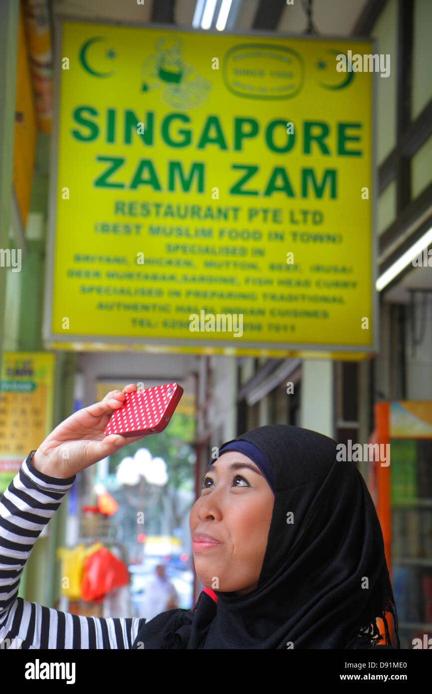 Singapur Kampong Glam, Muslim Quarter, North Bridge Road, Restaurant Restaurants Essen Essen Essen Cafe Cafés, Zam Zam, Asiatin weibliche Frauen, Muslim, Essen, hij Stockfoto