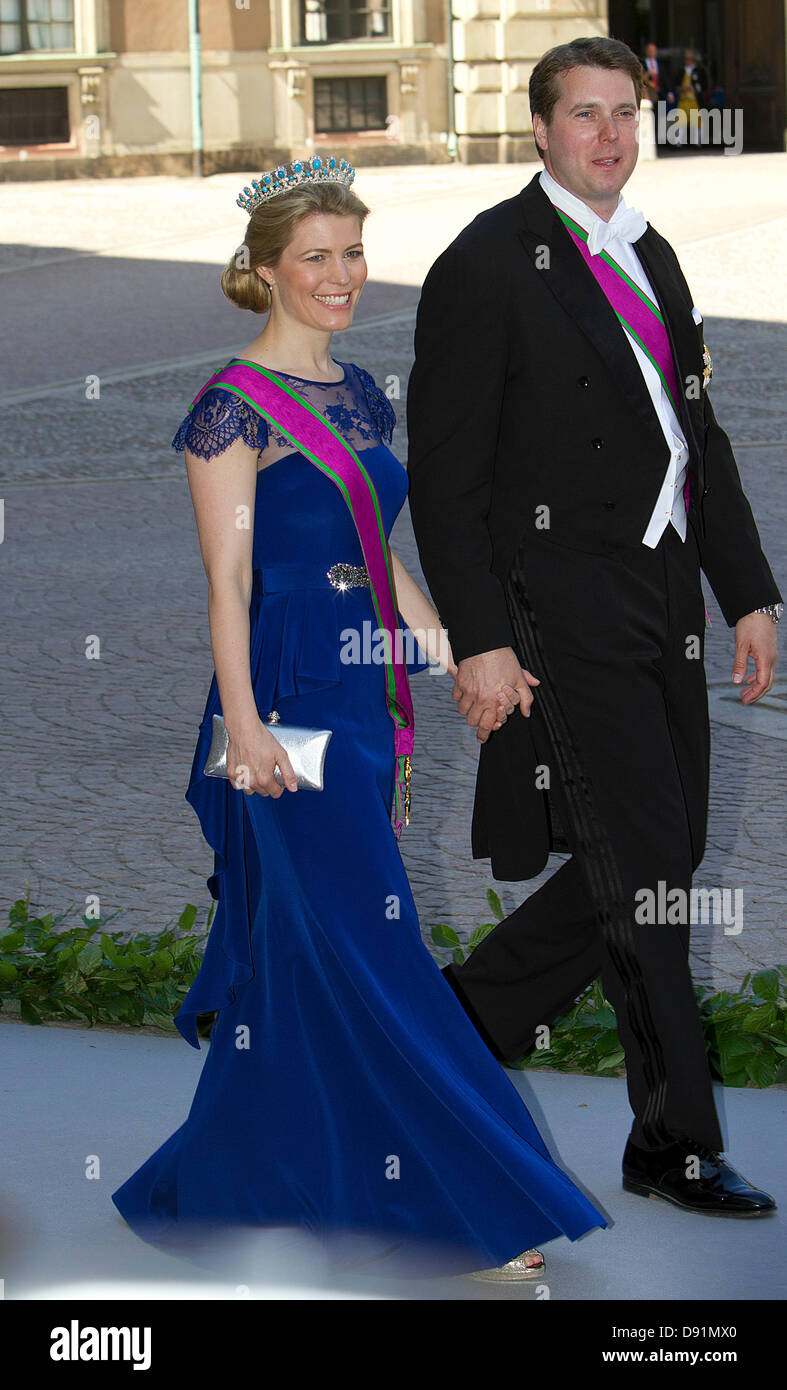 Stockholm, Schweden. 8. Juni 2013. Stockholm, Schweden. 8. Juni 2013. Erblicher Prinz Hubertus erbliche Prinzessin Kelly von Sachsen-Coburg und Gotha für die Hochzeit der schwedischen Prinzessin Madeleine und Chris O'Neill in der Kapelle des königlichen Palastes in Stockholm, Schweden, 8. Juni 2013 kommen. Foto: Albert Nieboer/Niederlande Stockfoto