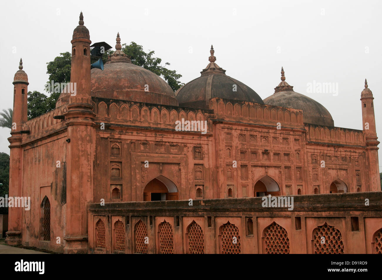 Shah Niamatullah Moschee, ein drei-Kuppel-Moschee erbaut im Jahre 1560, Sona Masjid (Gaud), Bangladesch, Asien Stockfoto