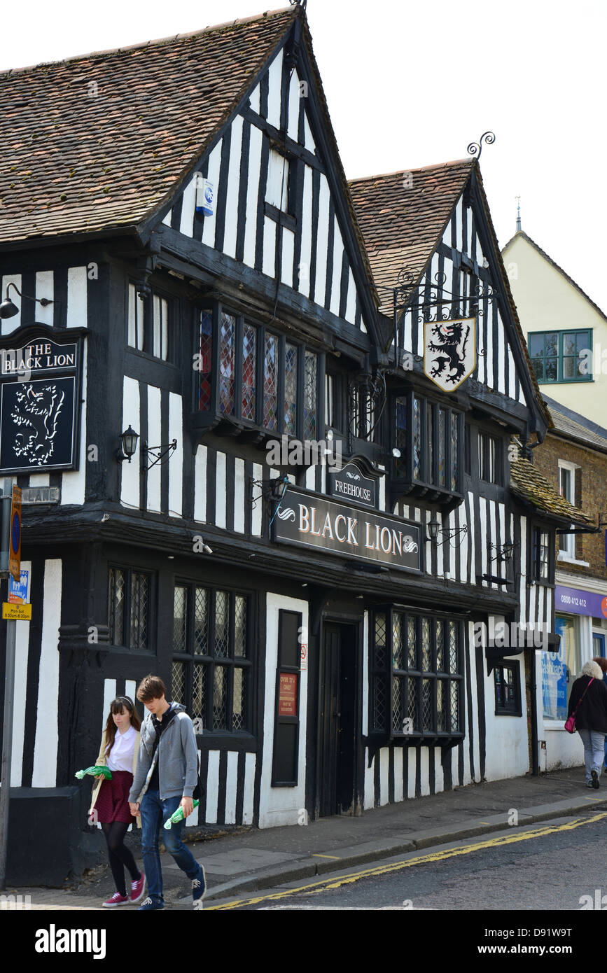 16th Century The Black Lion Inn, Bridge Street, Bishop’s Stortford, Hertfordshire, England, Vereinigtes Königreich Stockfoto