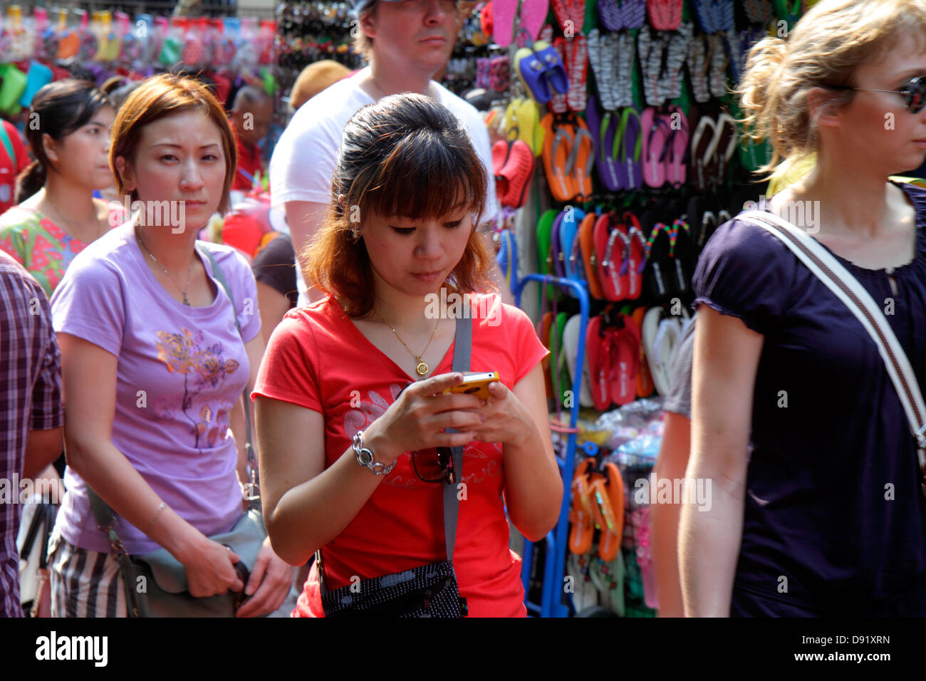 Thailand, Thai, Bangkok, Samphanthawong, Chinatown, Mangkon, Shopping Shopper Shopper Shop Geschäfte Markt Märkte Markt Kauf Verkauf, Einzelhandel zu Stockfoto