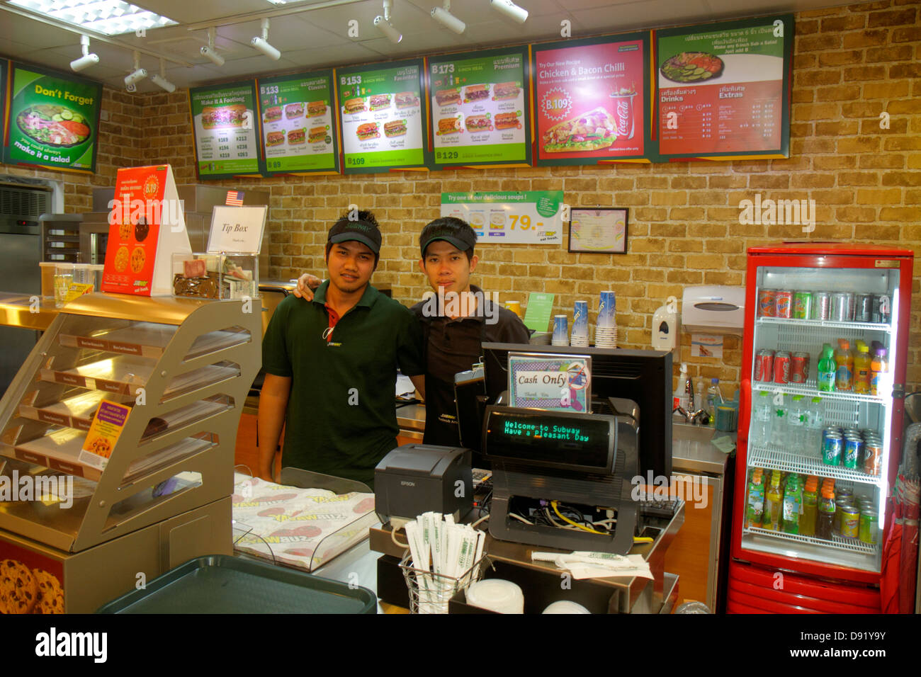 Bangkok Thailand, Thai, Pathum Wan, Rama 1 Road, U-Bahn, Zug, Franchise, Subs, Sandwich-Shop, Restaurant Restaurants Essen Essen Essen Essen Essen gehen Cafe Cafés Bistro Stockfoto