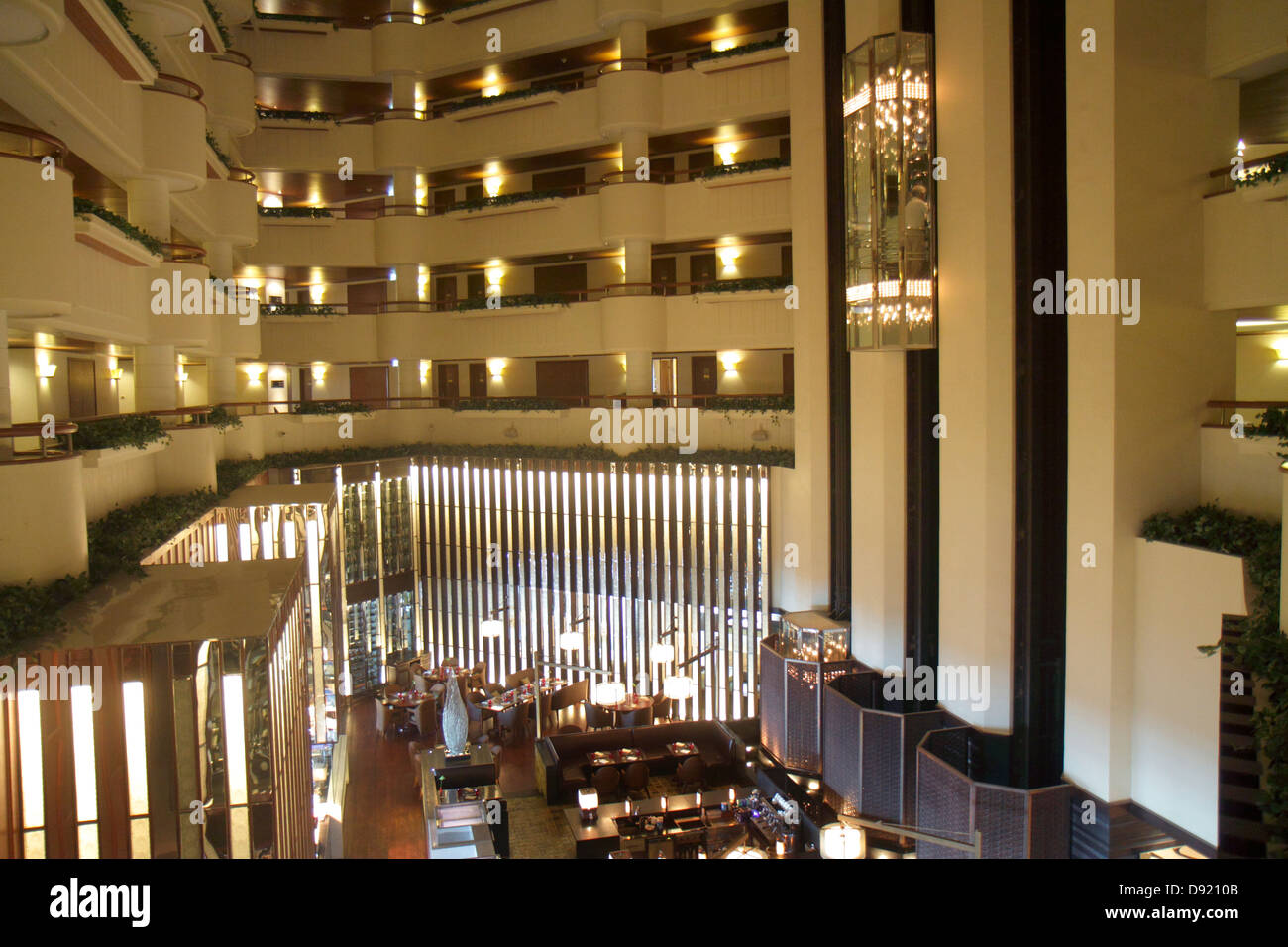 Bangkok Thailand, Thai, Silom, Rama IV Road, Crowne Plaza Bangkok Lumpini Park, Atrium, Aufzug, Thai130212039 Stockfoto