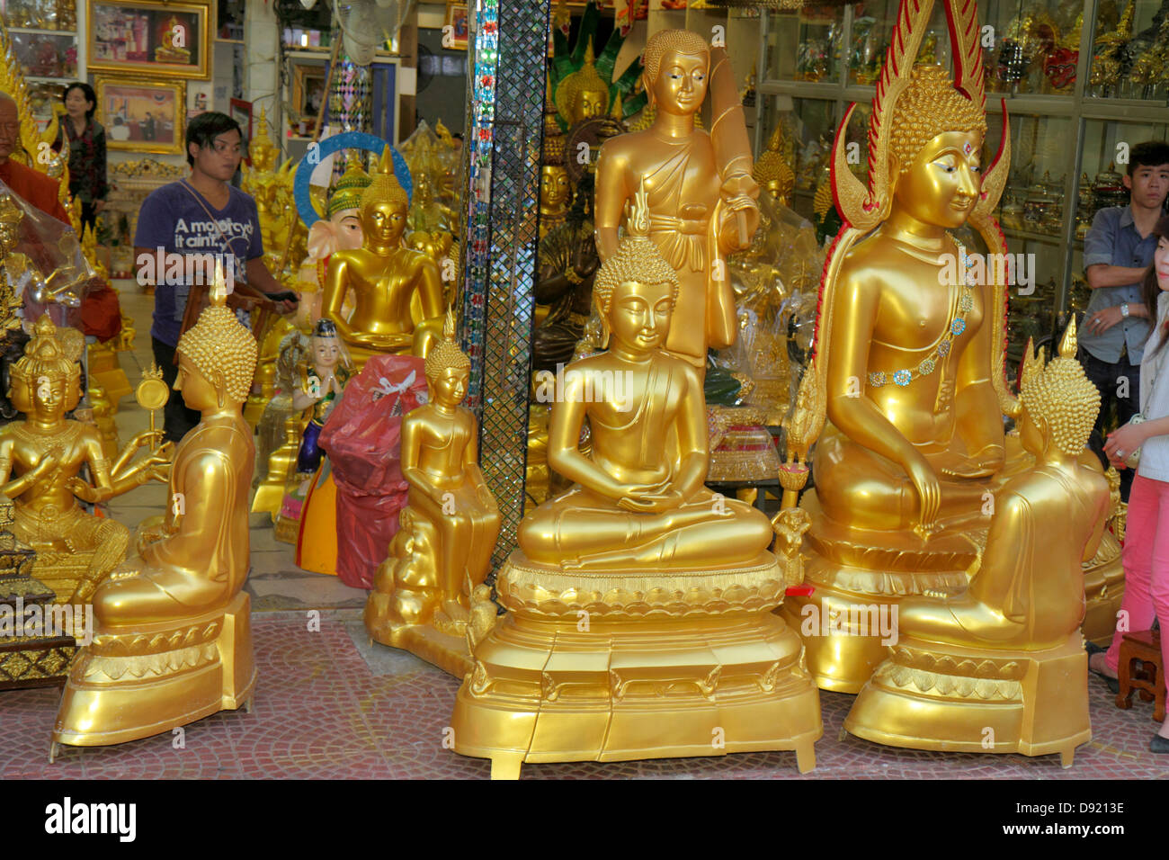 Bangkok Thailand, Thai, Phra Nakhon, Charoen Krung Road, Buddha, Buddhisten, Statuen, Gold, religiös, Besucher reisen Reisen Reise Tourismus Sehenswürdigkeiten, VA Stockfoto