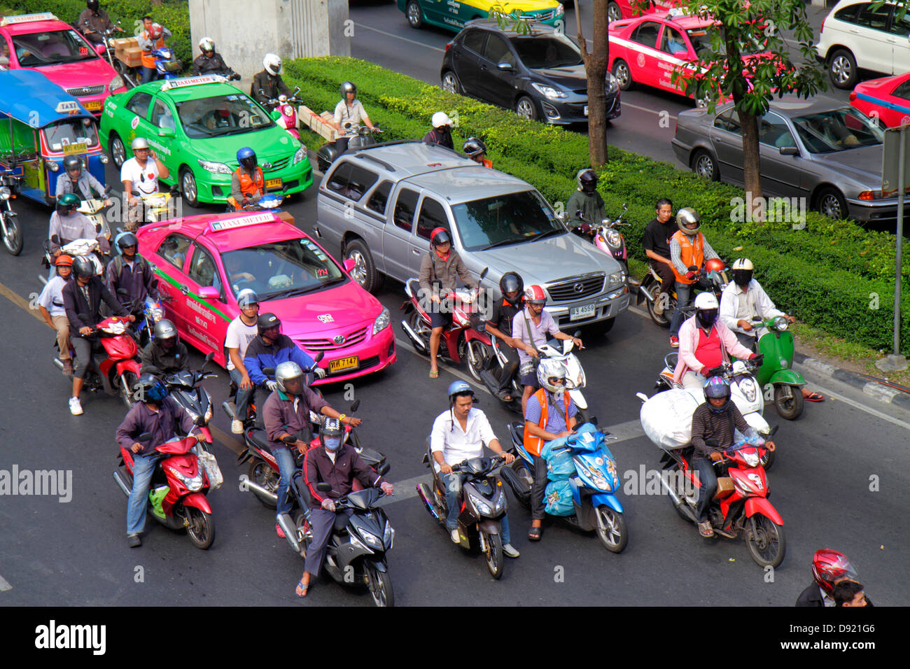 Bangkok Thailand Pathum Wan Phaya Thai Road Traffic Taxis Taxis Motorräder Motorroller Auto