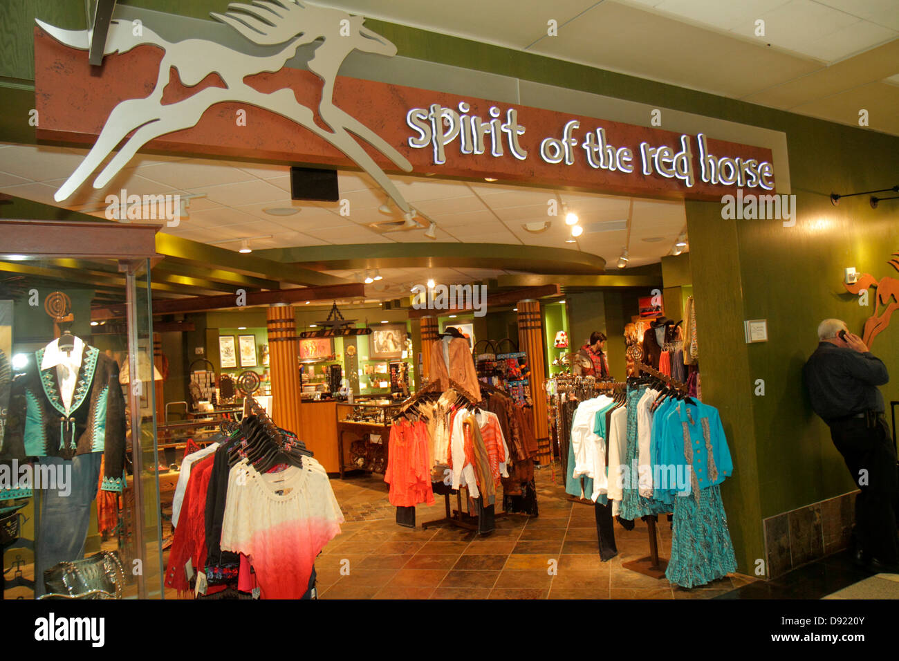 Texas, South, Southwest, Houston, George Bush Intercontinental Airport, IAH, Gate, Shopping Shopper Shopper shoppen Geschäfte Markt Märkte Marktplatz kaufen sel Stockfoto