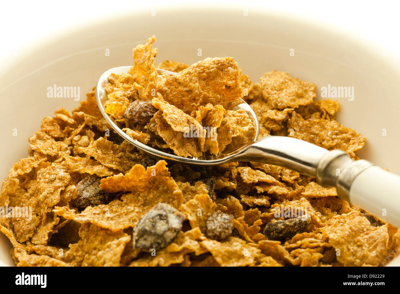 Schüssel Rosine-Kleie-Müsli Stockfoto