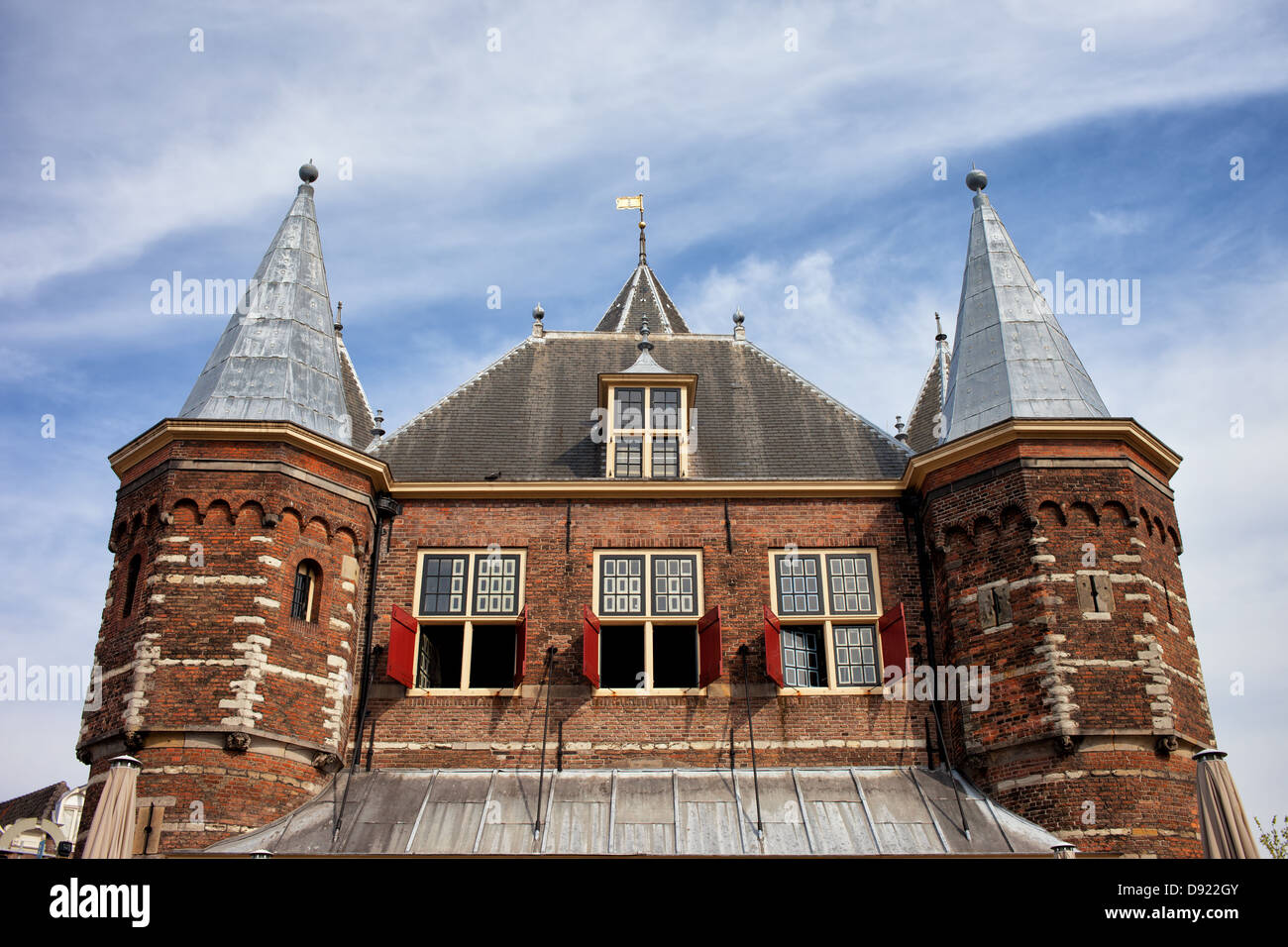 Close-up auf das 15. Jahrhundert Waag (St Antoniespoort, Saint Anthony Tor) Torhaus in Amsterdam, Niederlande. Stockfoto