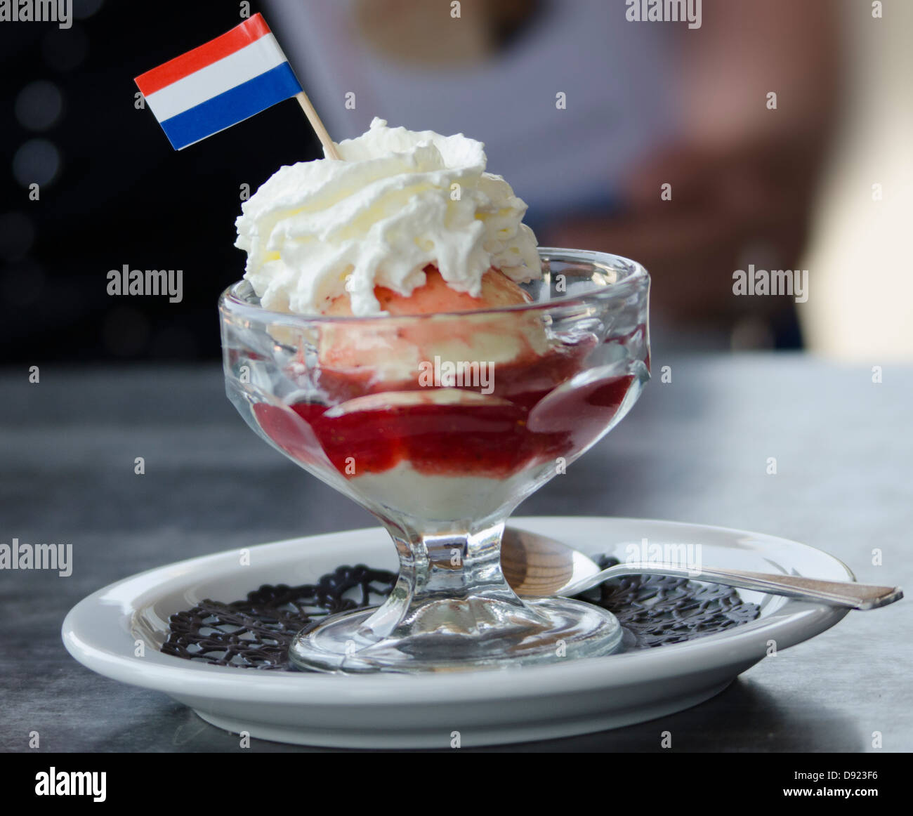 Eis mit niederländischer Flagge Stockfoto