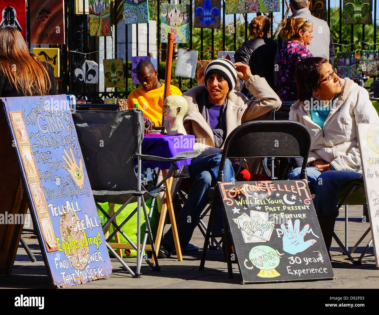 Eine Wahrsagerin in der Innenstadt von New Orleans, Louisiana Stockfoto