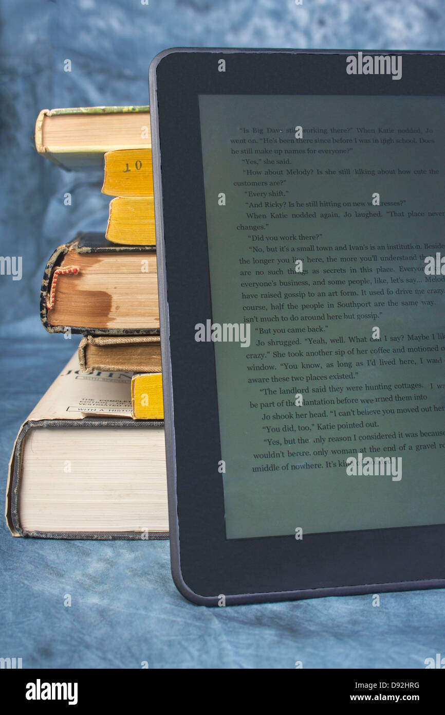 Bücher über ein e-reader Stockfoto