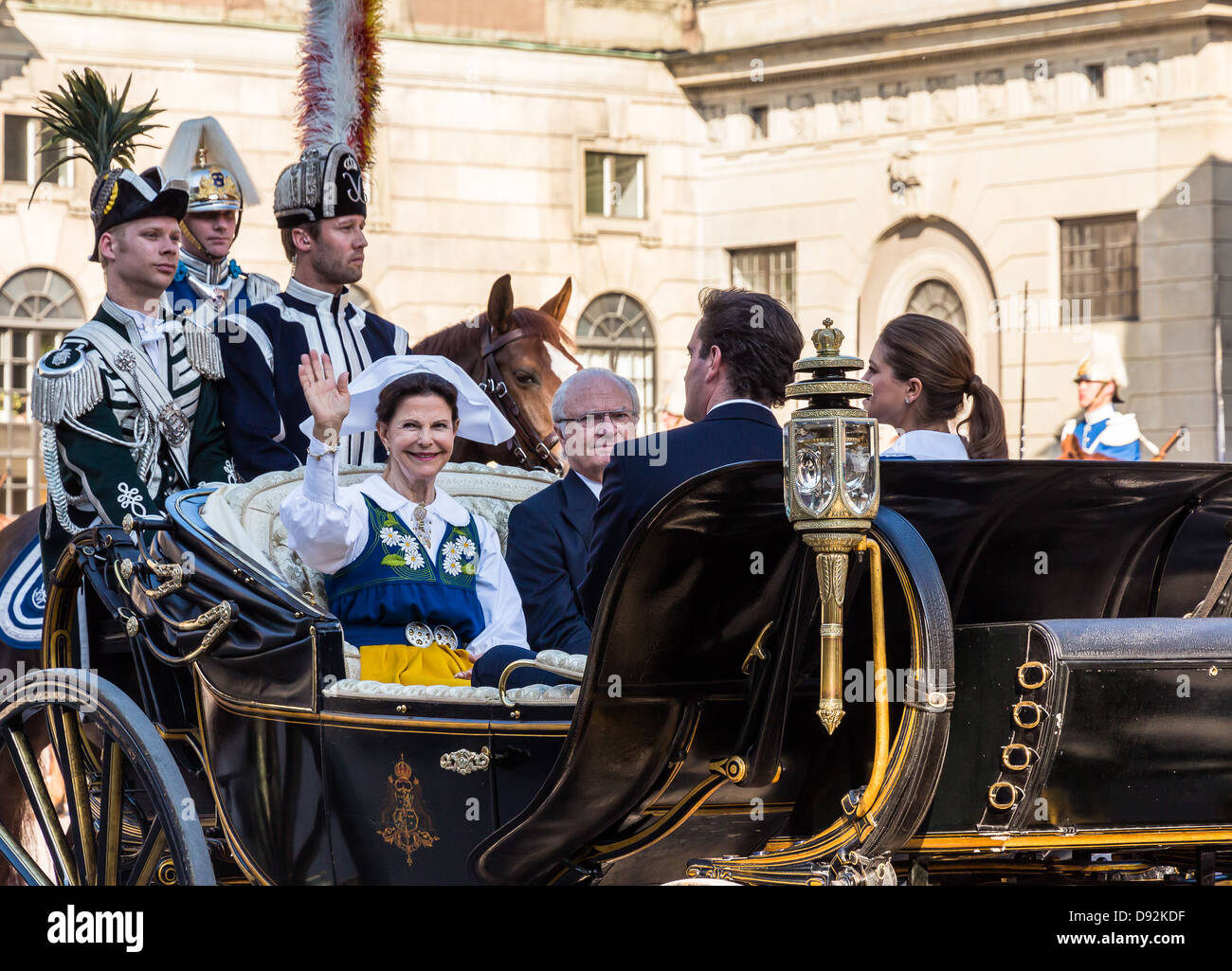 Nationalfeiertag Schweden feiern (schwedische Königin Silvia, König Carl XVI. Gustaf, Prinzessin Madeleine und Chris O'Neill) Stockfoto