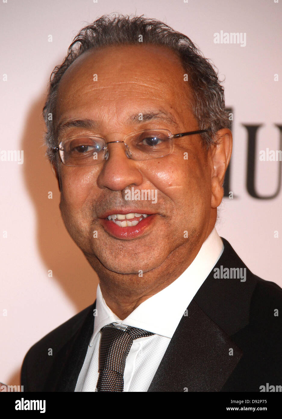 New York, US 9. Juni 2013. Direktor/Playewright GEORGE C. WOLFE besucht die 61. Annual Tony Awards roter Teppich in der Radio City Music Hall statt. Bildnachweis: ZUMA Press, Inc./Alamy Live-Nachrichten Stockfoto