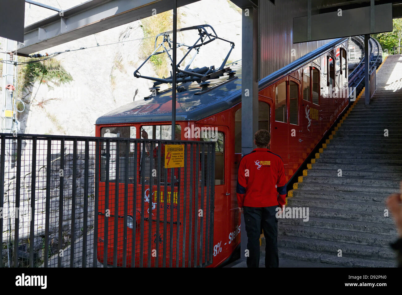 Zahnradbahn Station bereit, Aufsteigen zum Pilatus Berg, Alpnachstad, Schweiz Stockfoto