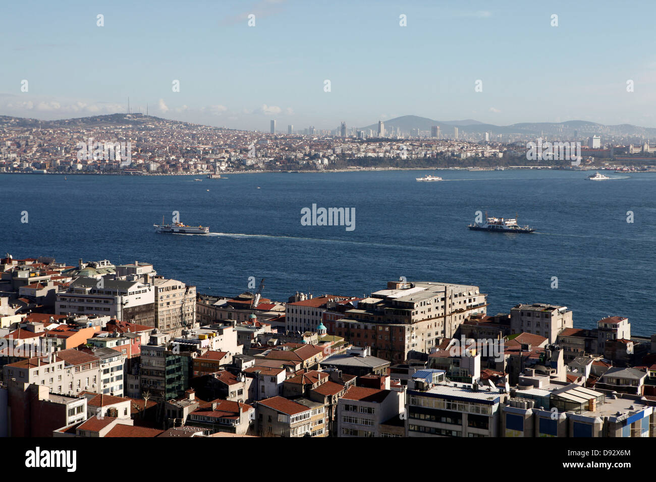 Blick vom Galata-Turm über dem Meer, Istanbul, Türkei Stockfoto