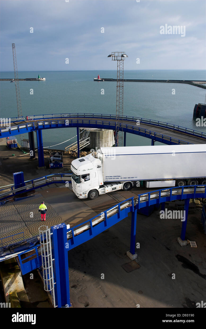 LKW Bord einer Fähre Frederikshavn, Dänemark. Stockfoto