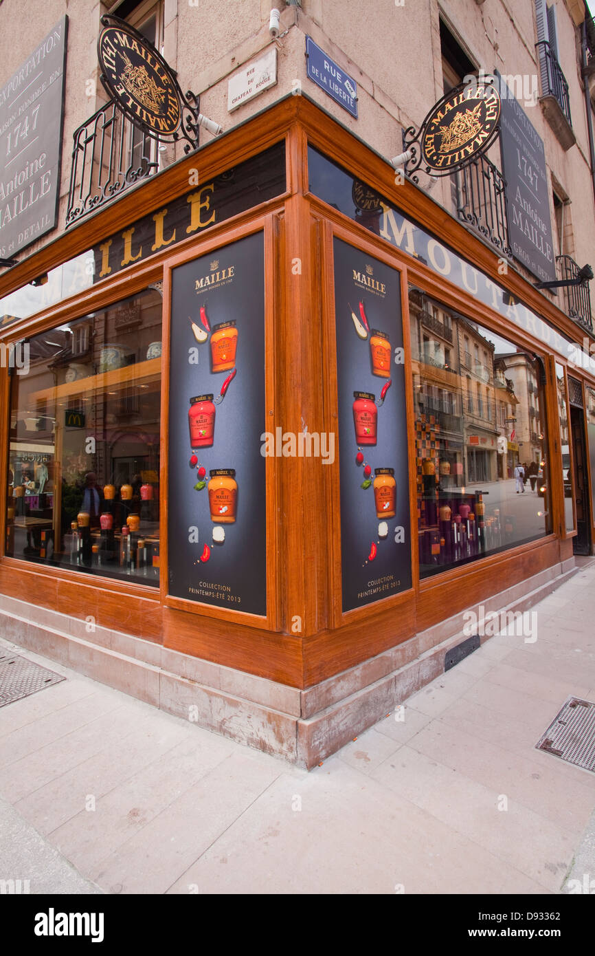Der berühmte Senf Shop von Maille Dijon. Stockfoto