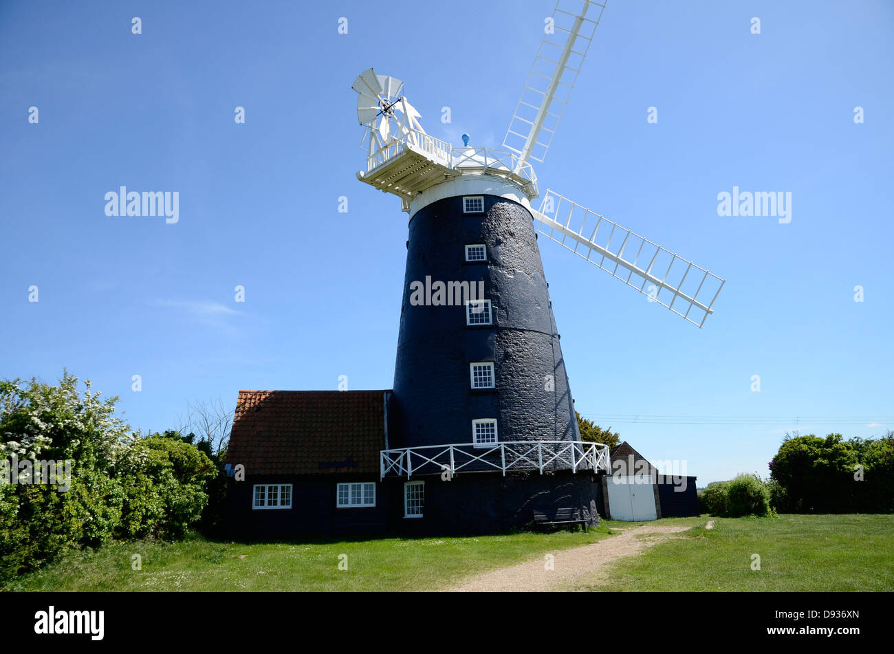 Die Windmühle am Burnham Overy Staithe in Norfolk. Stockfoto