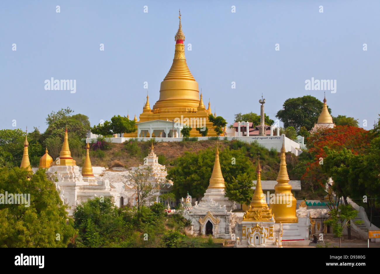 BUDDHISTISCHEN Kloster auf SAGAING Hügel in der Nähe von MANDALAY - MYANMAR Stockfoto