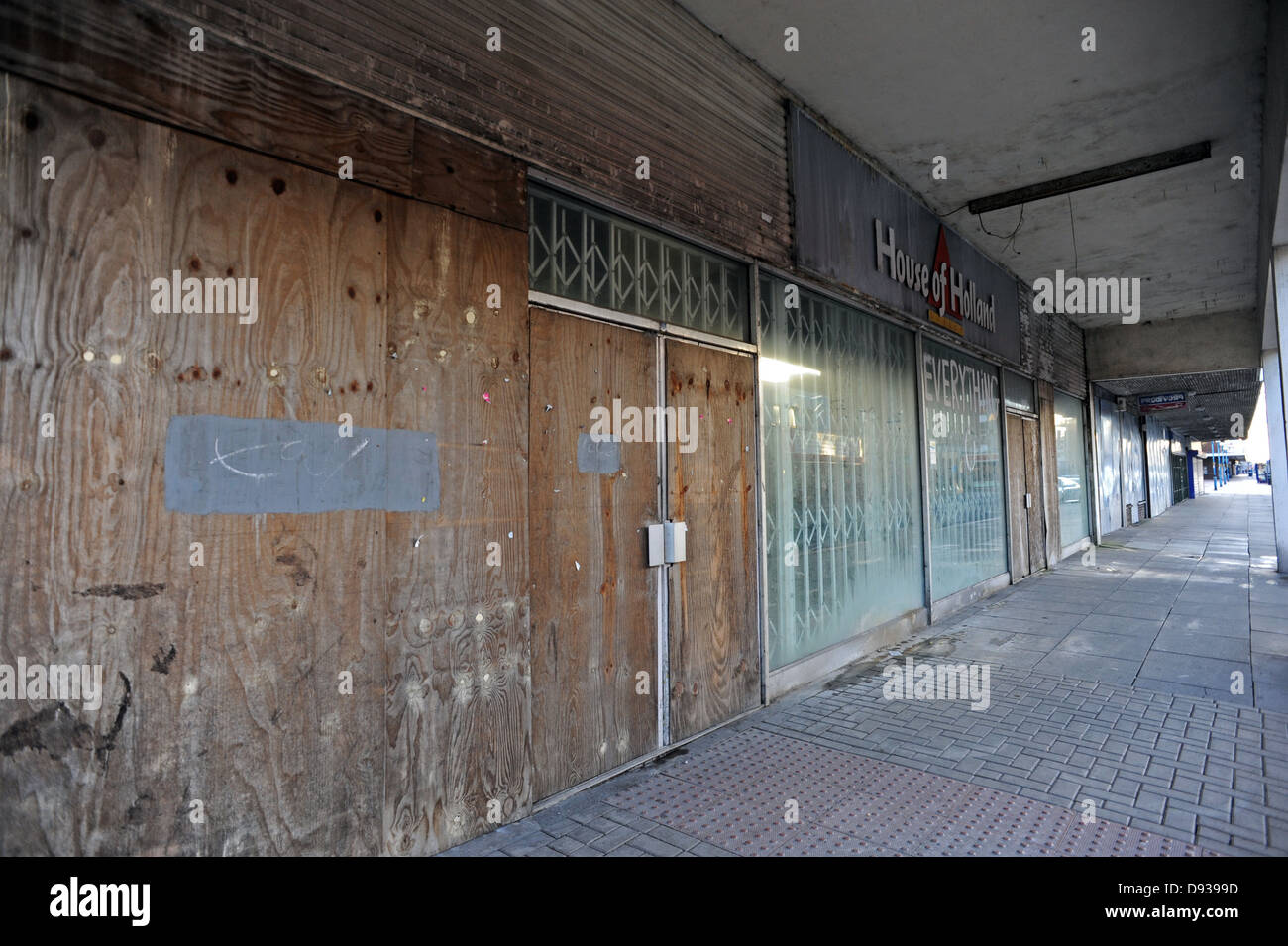 Mit Brettern vernagelt Ladenfront in Freeman Street, Grimsby. Es war einer der belebtesten Straßen der Shoopping in der Stadt Stockfoto