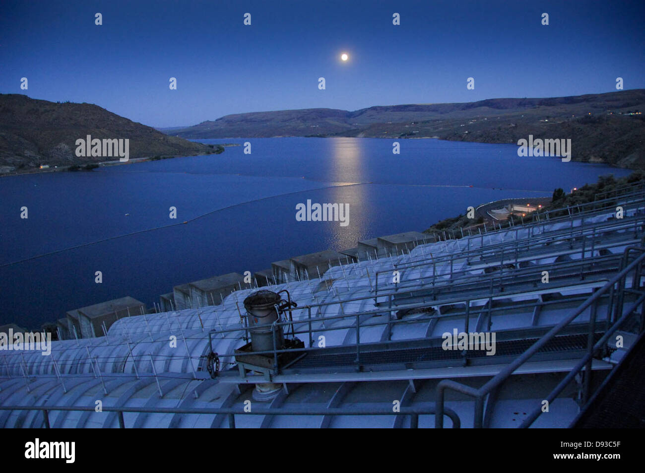 Grand Coulee Dam - Pumpen Werk Moonrise Stockfoto