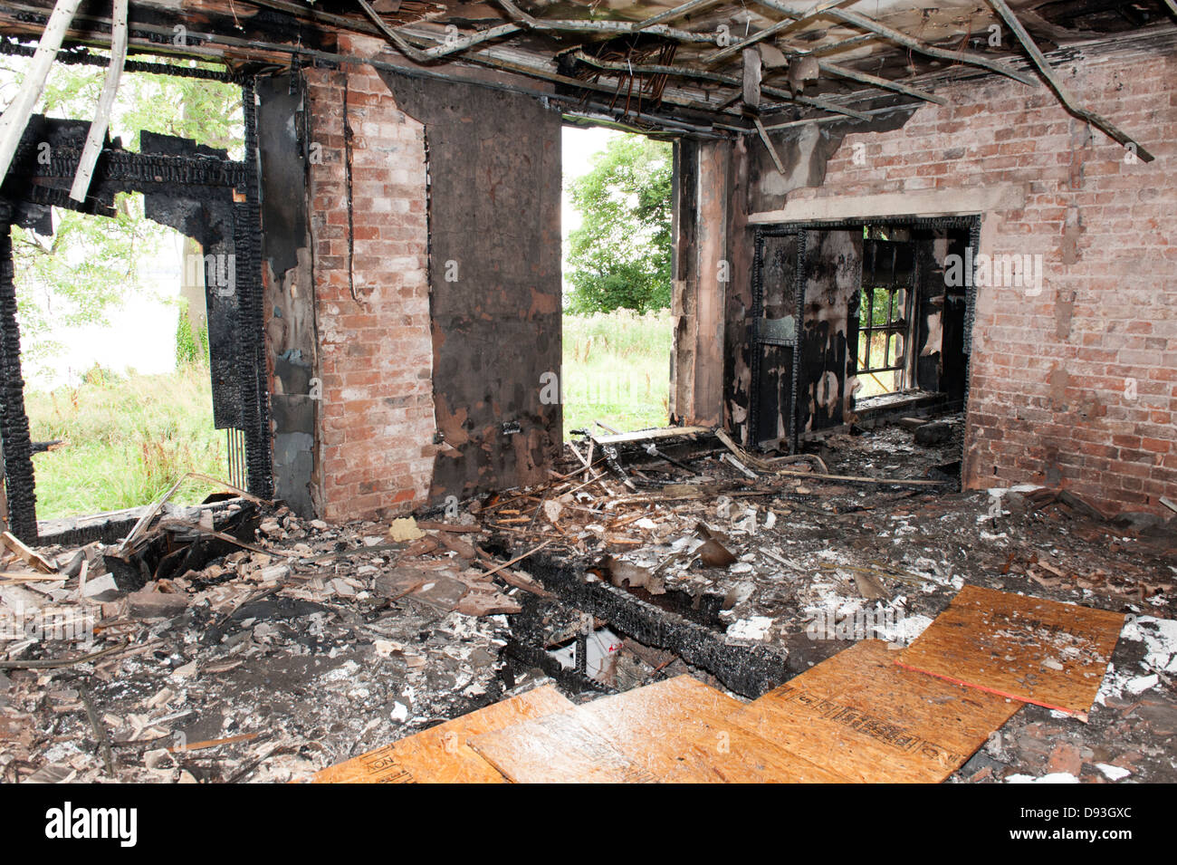 Schwere Haus Feuer heiß zerstörten Schaden Lounge Wohnzimmer Stockfoto